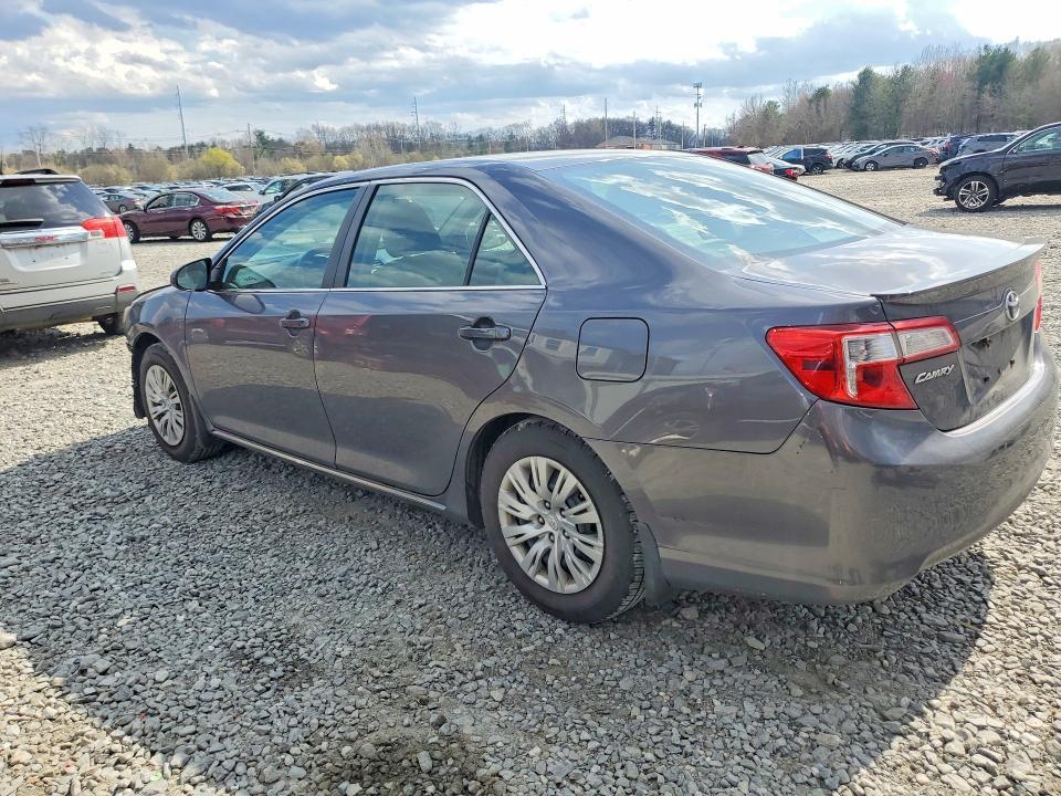 2014 Toyota Camry le