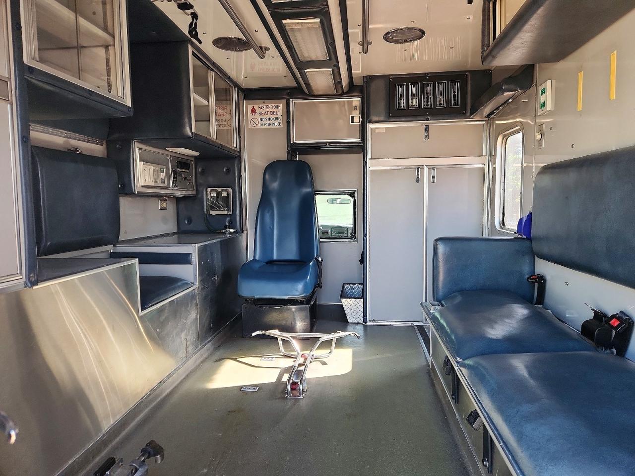2006 Ford F350 Super Duty Ambulance