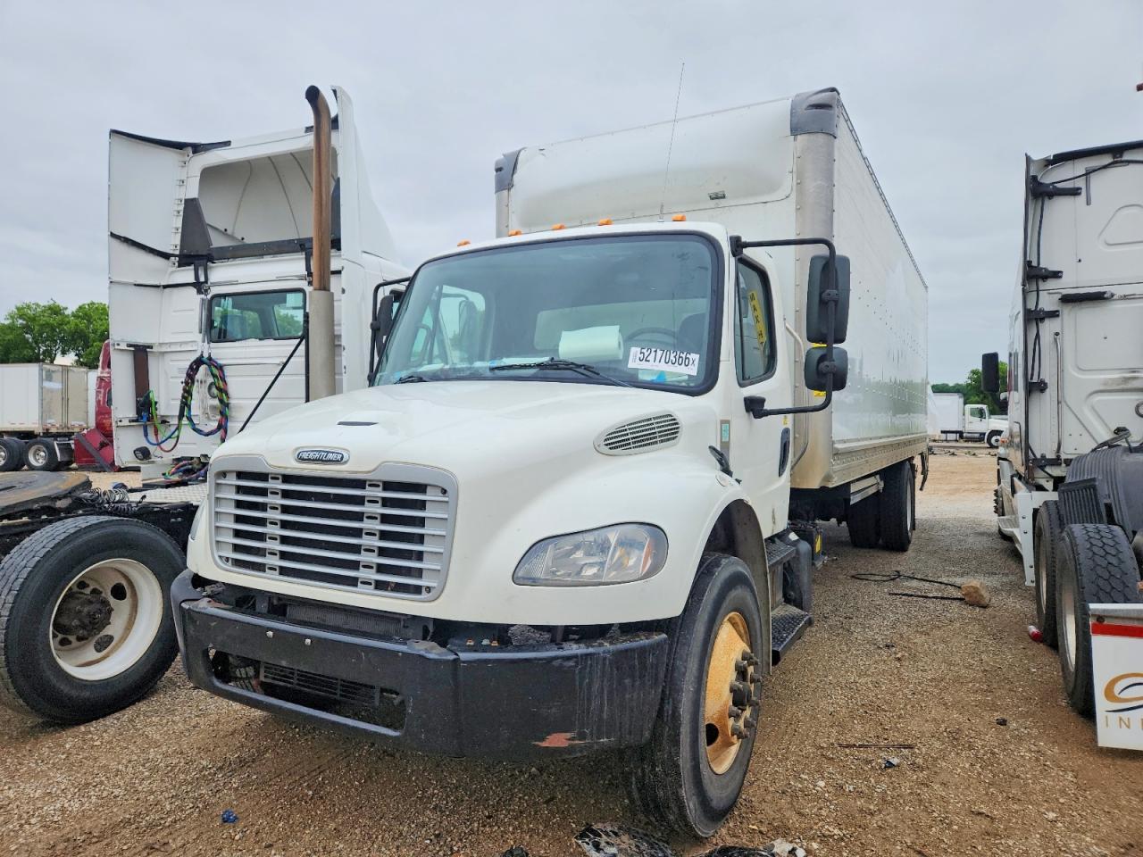 2020 Freigliner 2020 Freightliner Business Class M2 BOX Truck