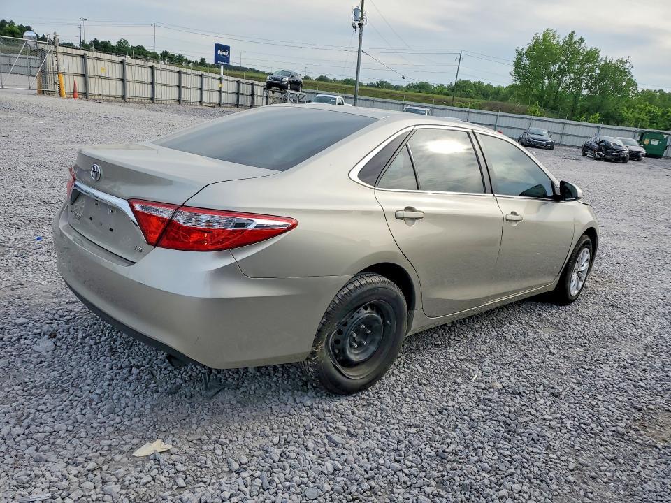 2016 Toyota Camry le
