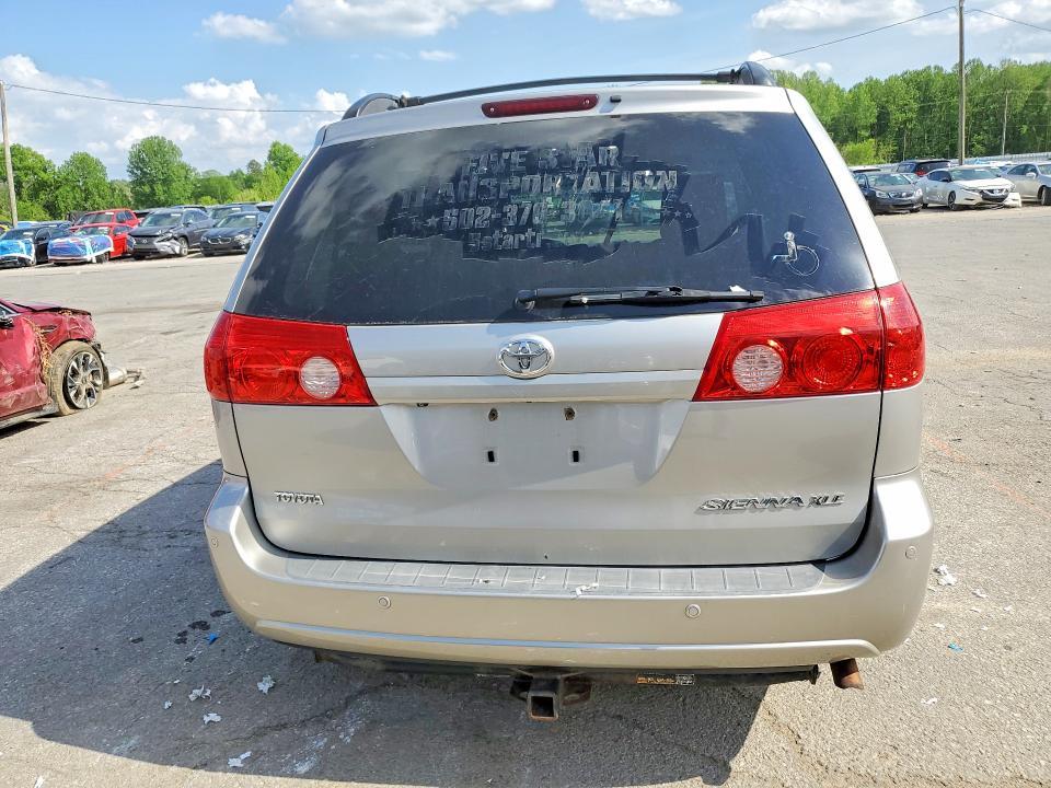 2010 Toyota Sienna xle