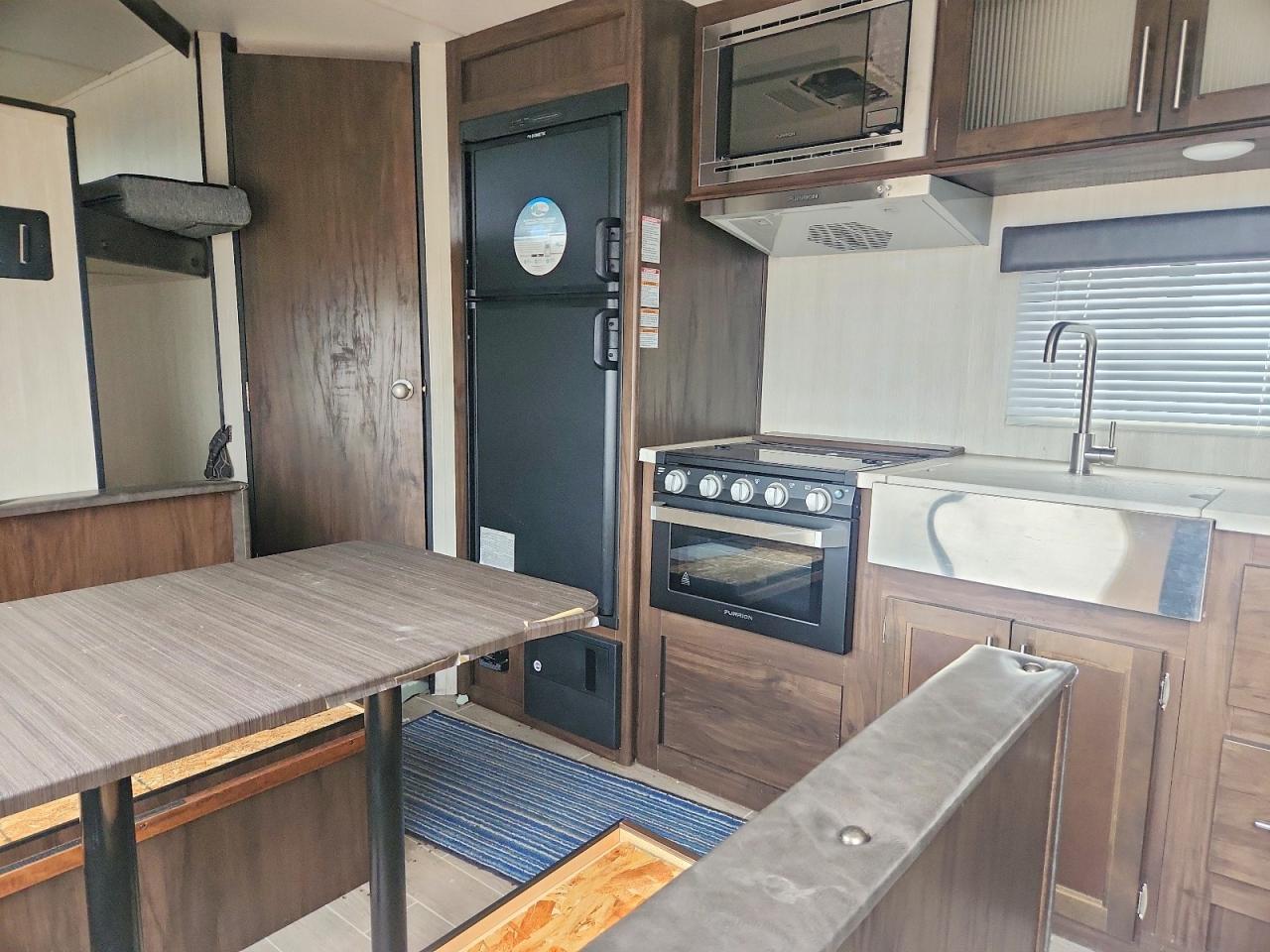 2020 Arrow 2020 Forest River Grey Wolf Camper