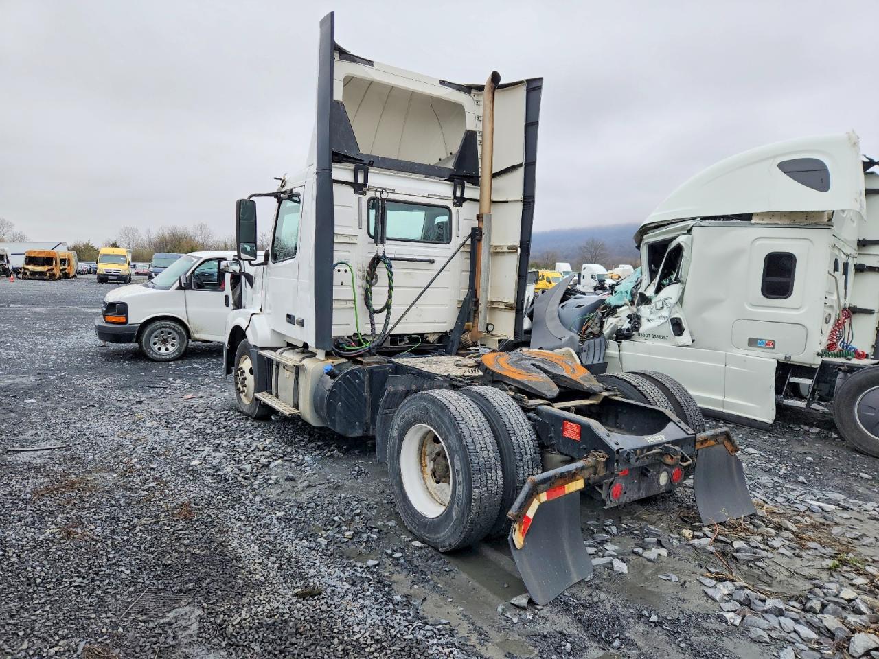 2018 Volvo VNL Semi Truck