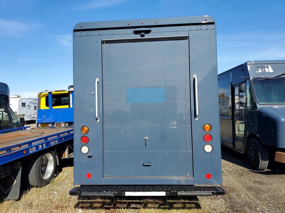 2020 Freightliner MT45G Chassis Delivery Truck