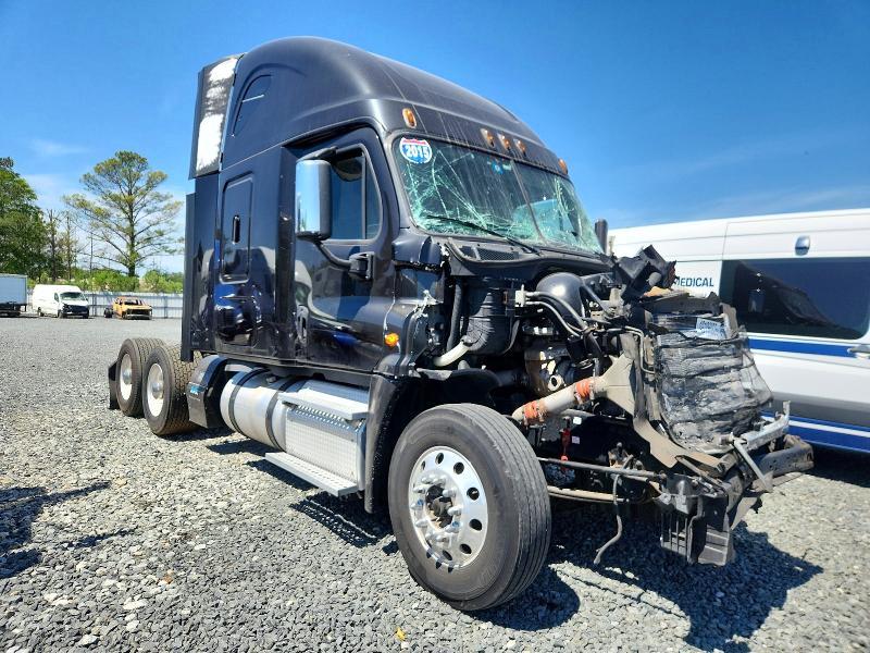 2015 Freightliner Cascadia 125