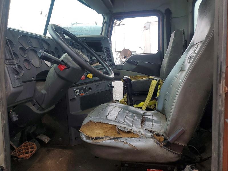 2013 Mack CXU613 Semi Truck