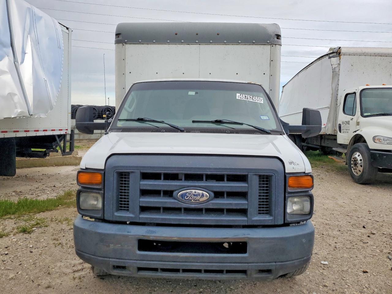2014 Ford E350 BOX Truck
