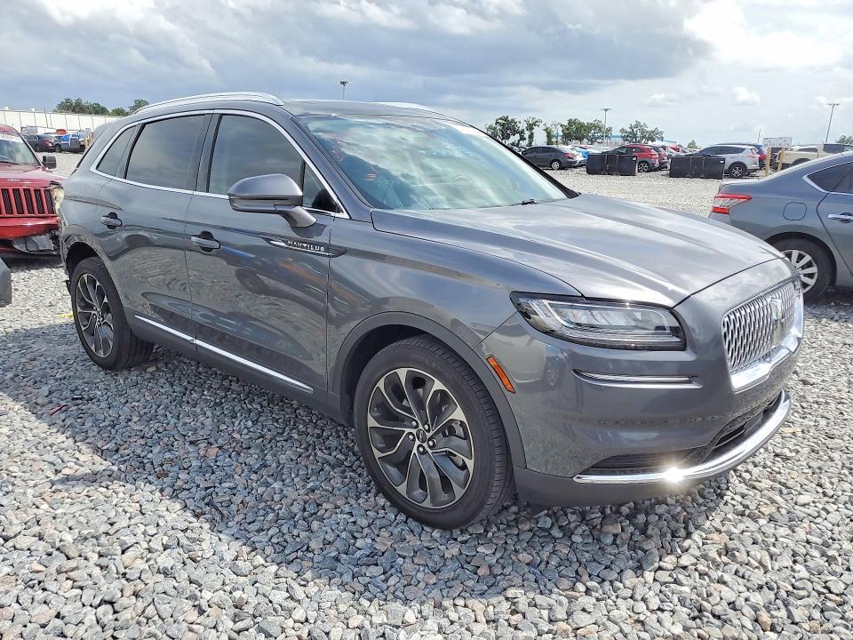 2022 Lincoln Nautilus Reserve