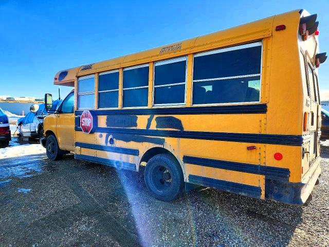 2011 Chev Express Cutaway G3500