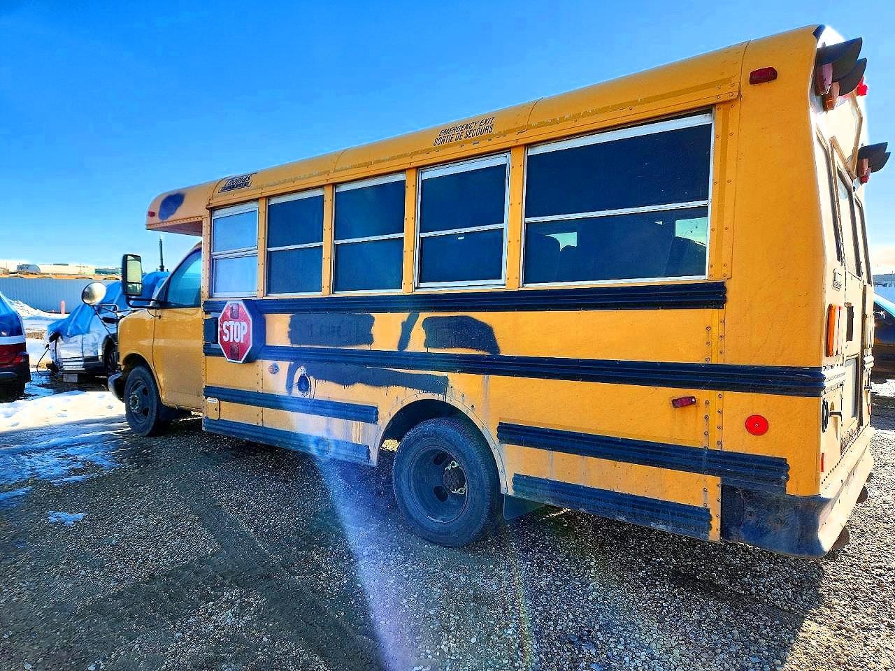 2011 Chev Express Cutaway G3500