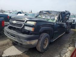 Salvage trucks for sale at Dyer, IN auction: 2005 Chev/geo Truck Medium DUTY/BOX Trucks