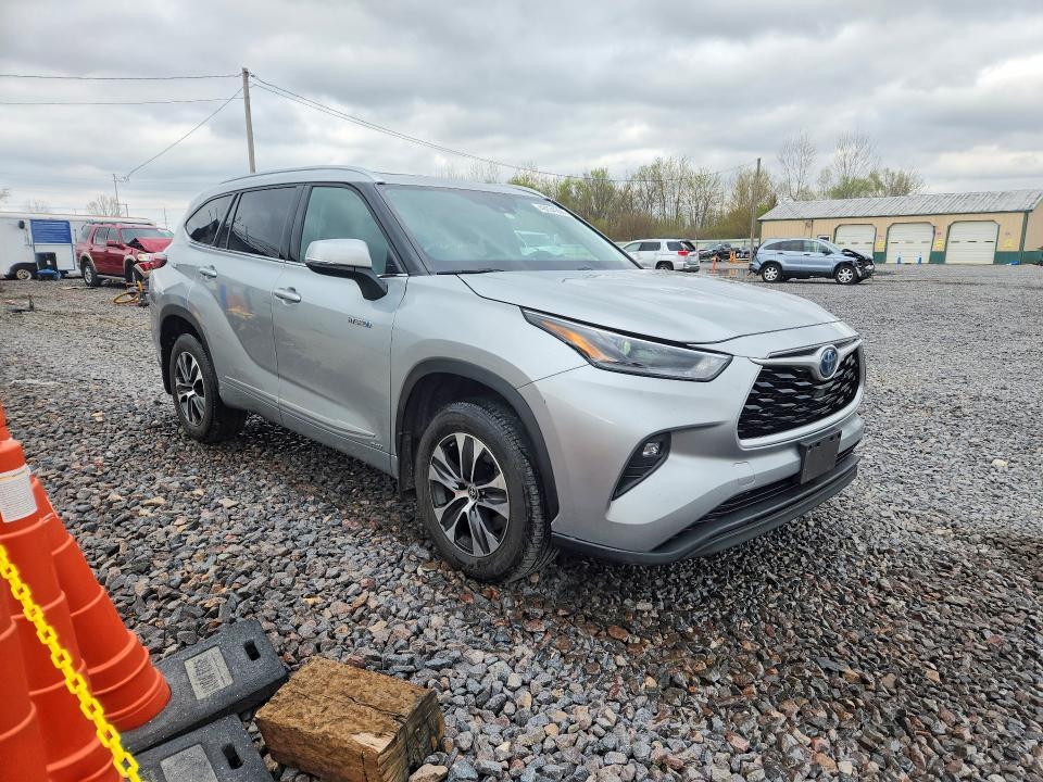 2021 Toyota Highlander Hybrid xle