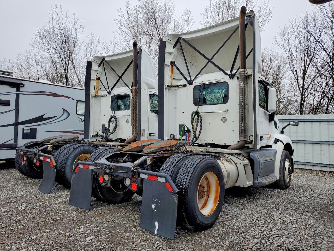 2017 Peterbilt 579