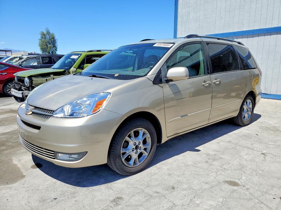 2005 Toyota Sienna xle 7 Passenger