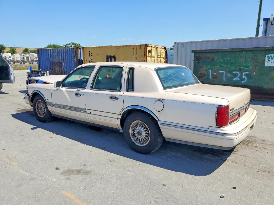 1996 Lincoln Town car Signature