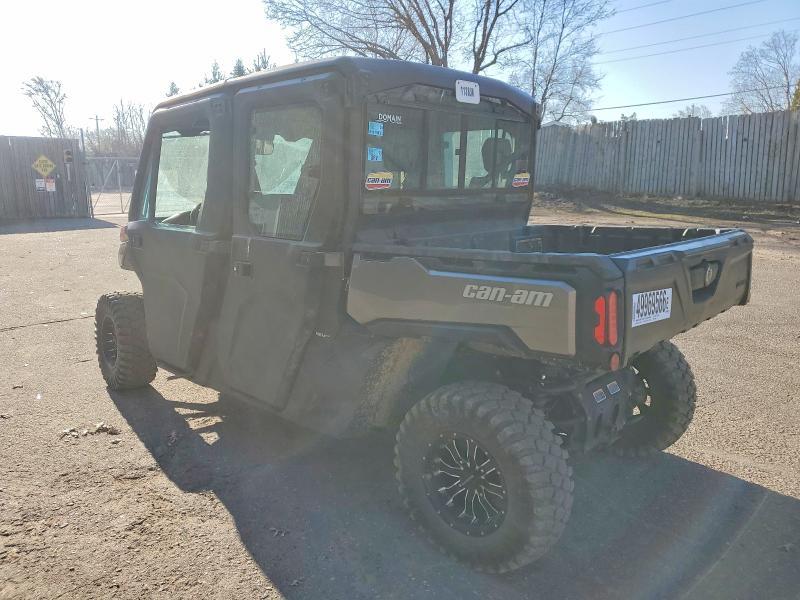 2018 Can-Am Defender Max XT HD10