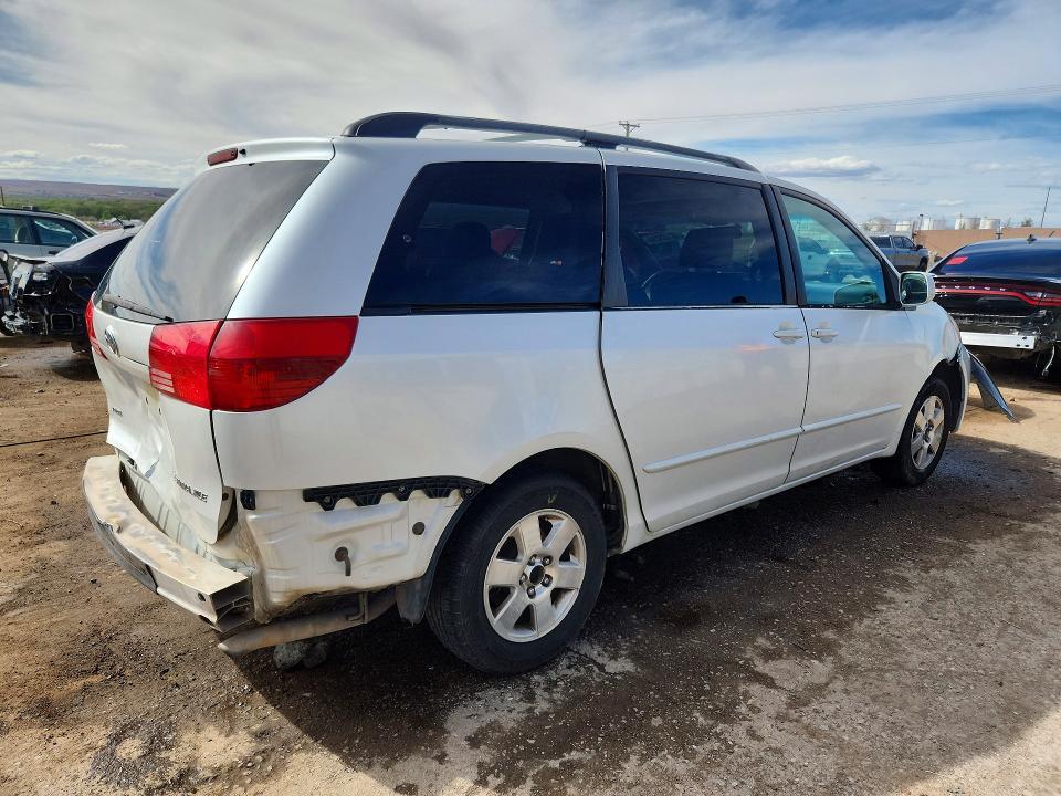 2004 Toyota Sienna xle 7 Passenger