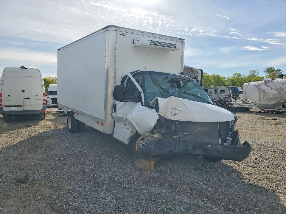 2024 GMC Savana Refrigerated BOX Truck