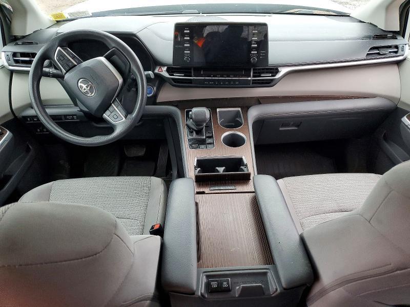 2021 Toyota Sienna le 8-passenger