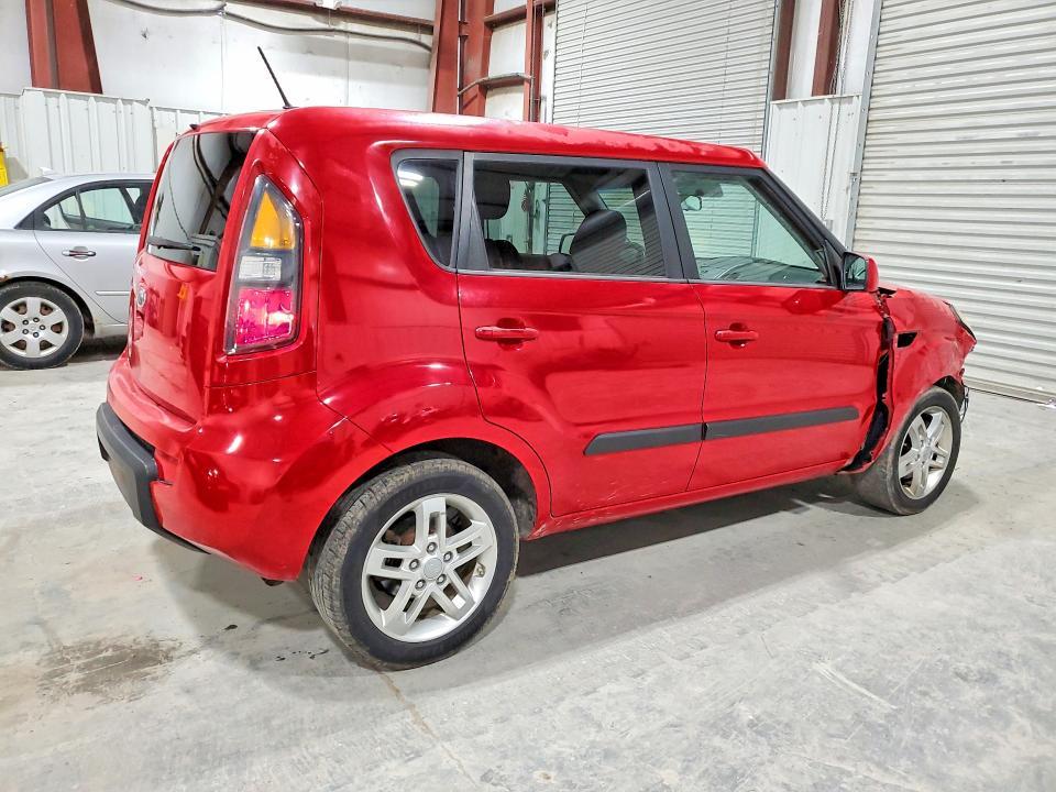 2011 KIA Soul +