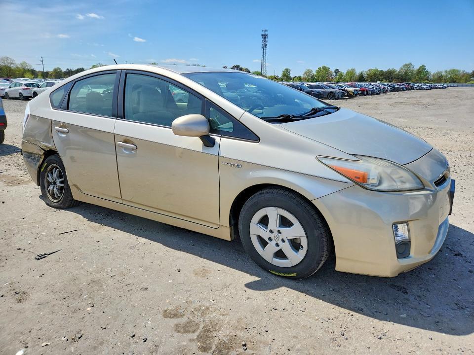 2010 Toyota Prius iii