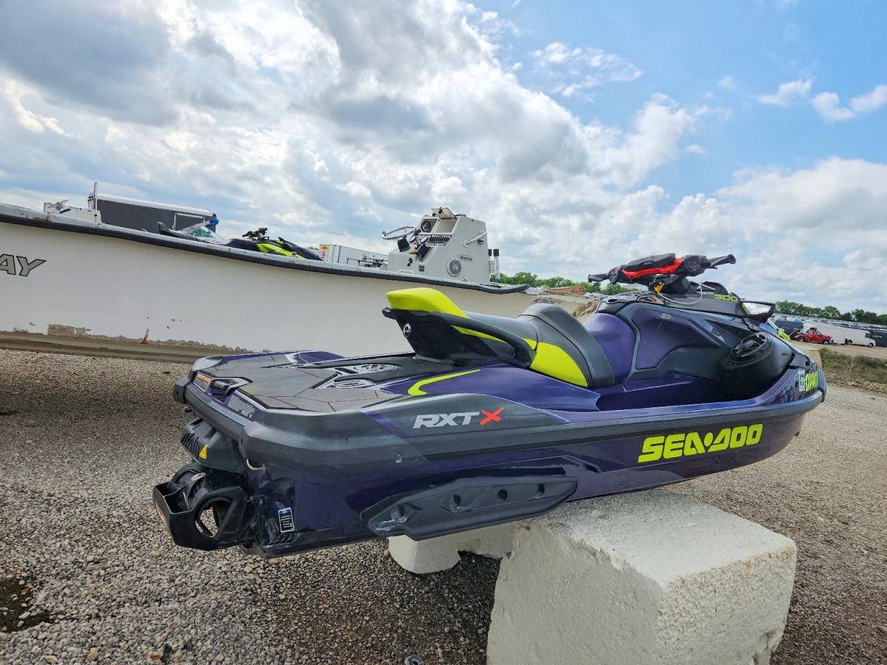 2021 Sea-Doo RXT X 300