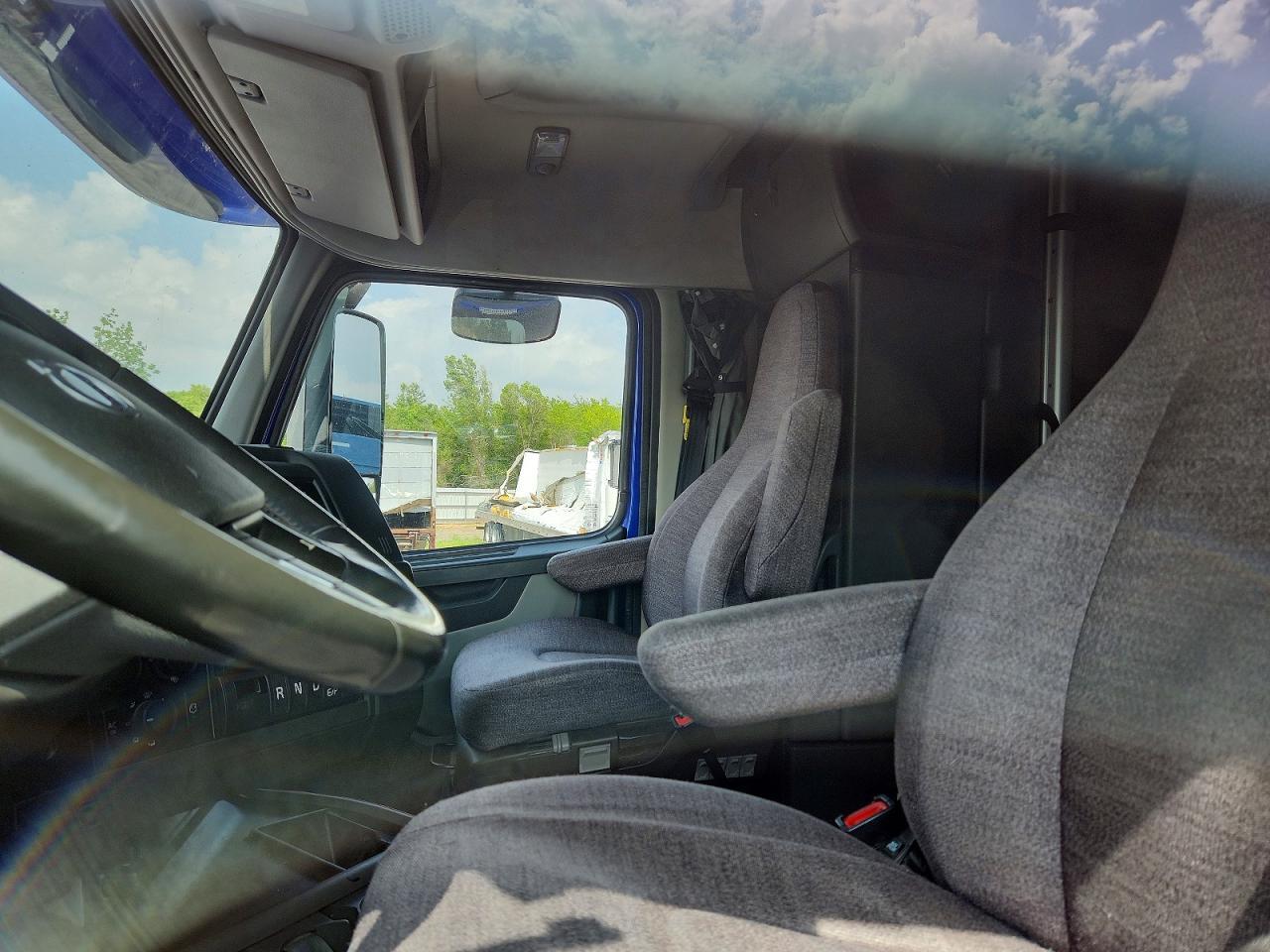 2019 Volvo VNL Semi Truck