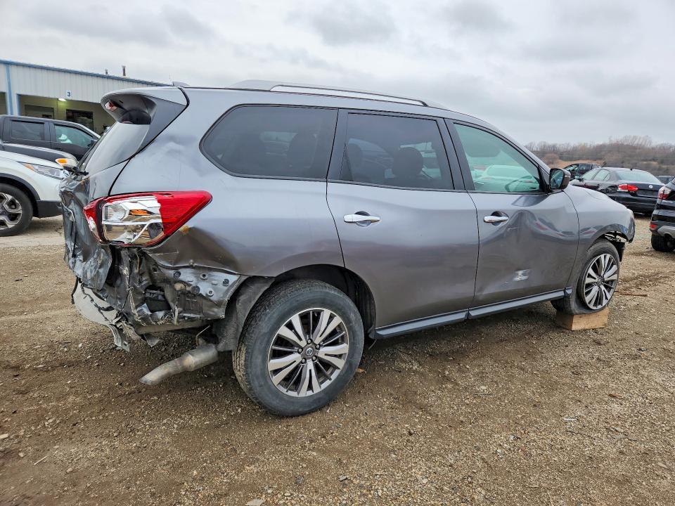 2020 Nissan Pathfinder sv