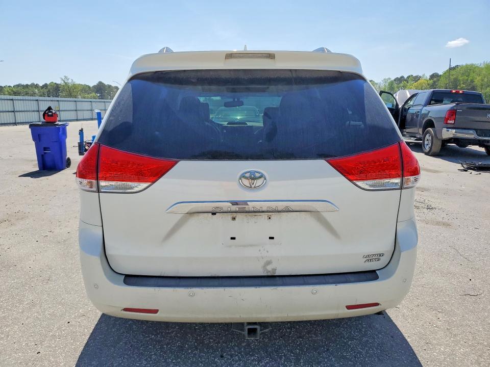 2013 Toyota Sienna Limited 7-passenger