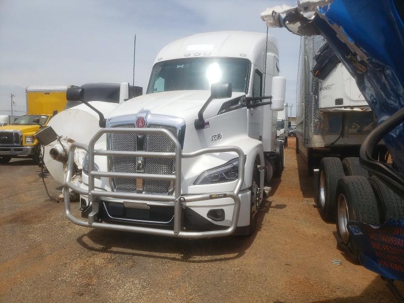 2025 Kenworth T680 Semi Truck