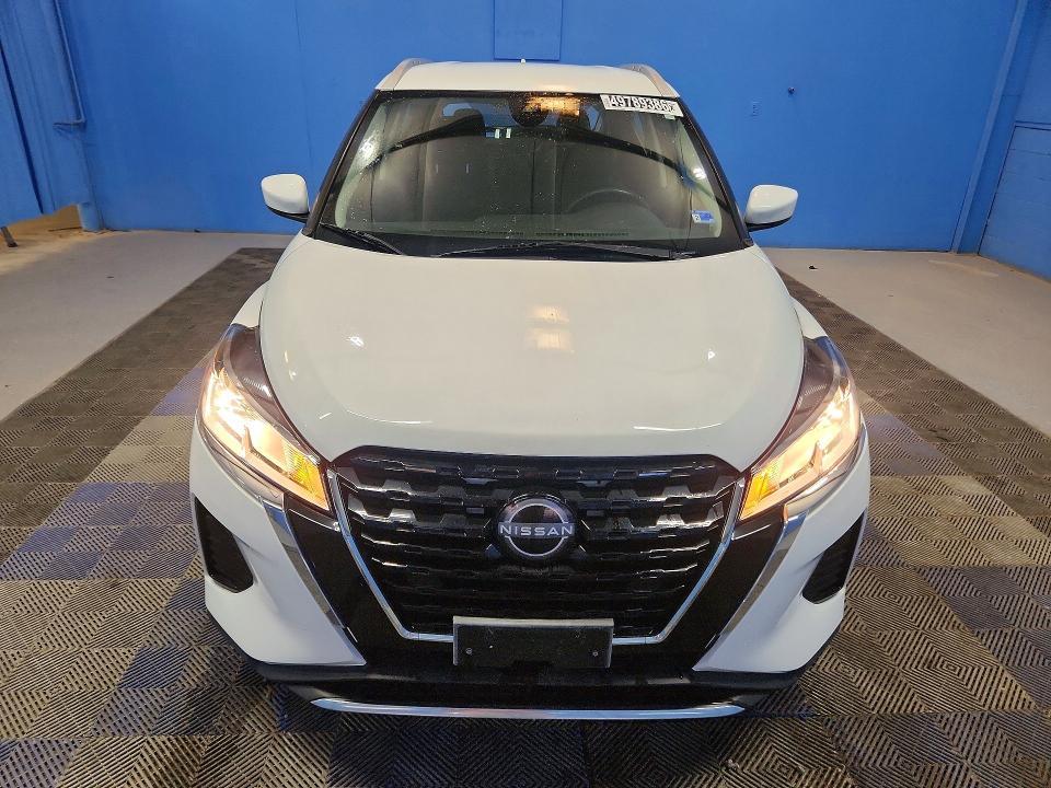 2023 Nissan Kicks sv