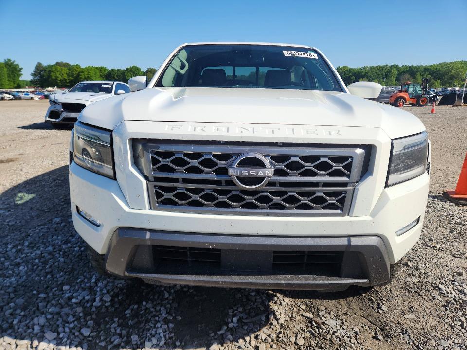 2022 Nissan Frontier SV
