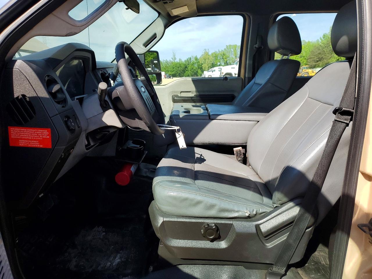 2013 Ford F450 Super Duty Flatbed Truck