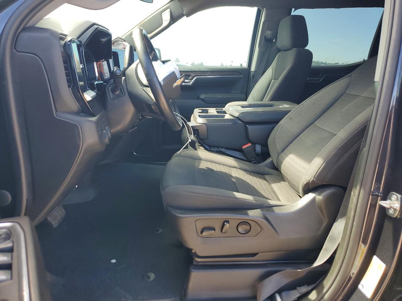 2023 Chevrolet Silverado C1500 LT