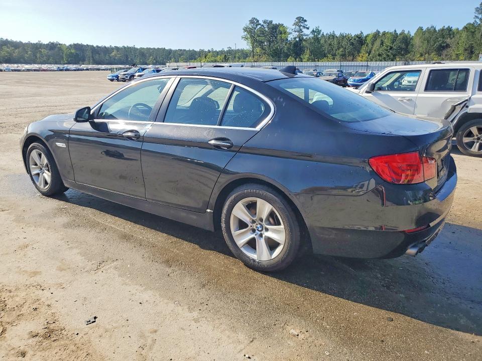 2011 BMW 528 i