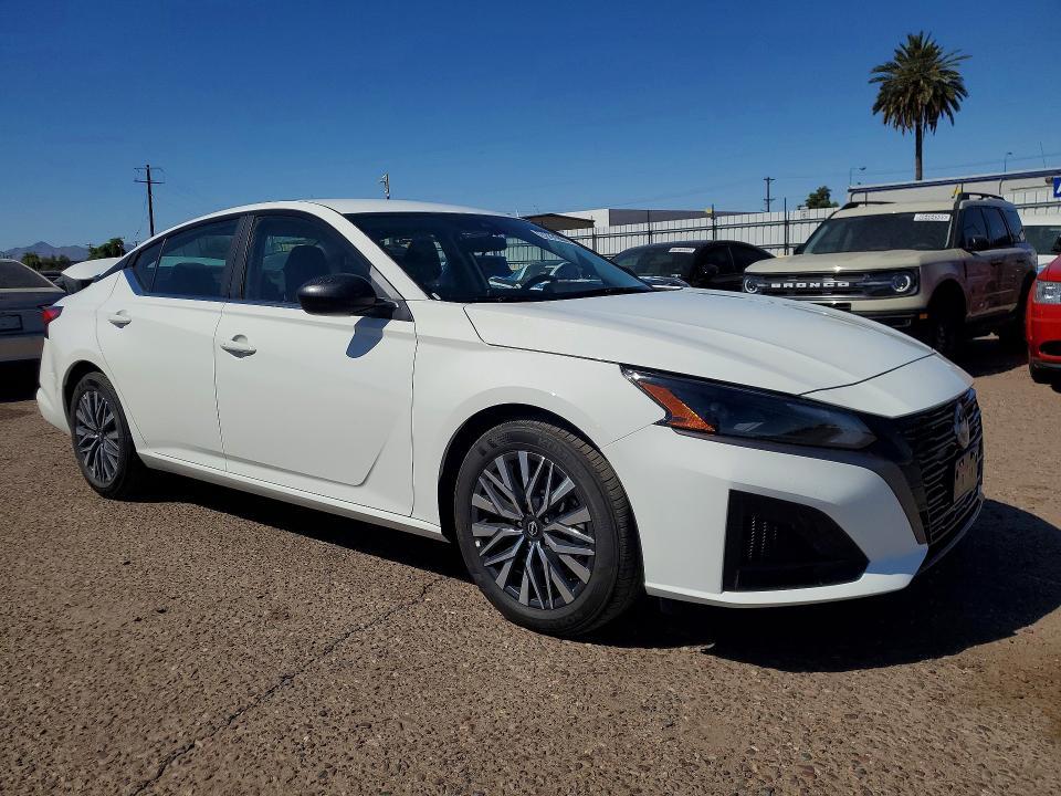2026 Nissan Altima sv