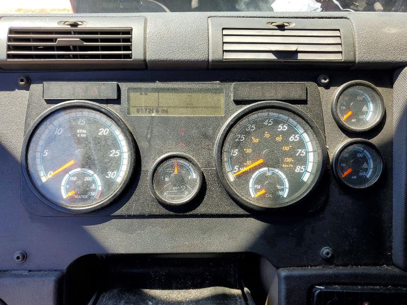 2015 Freightliner Cascadia Semi Truck