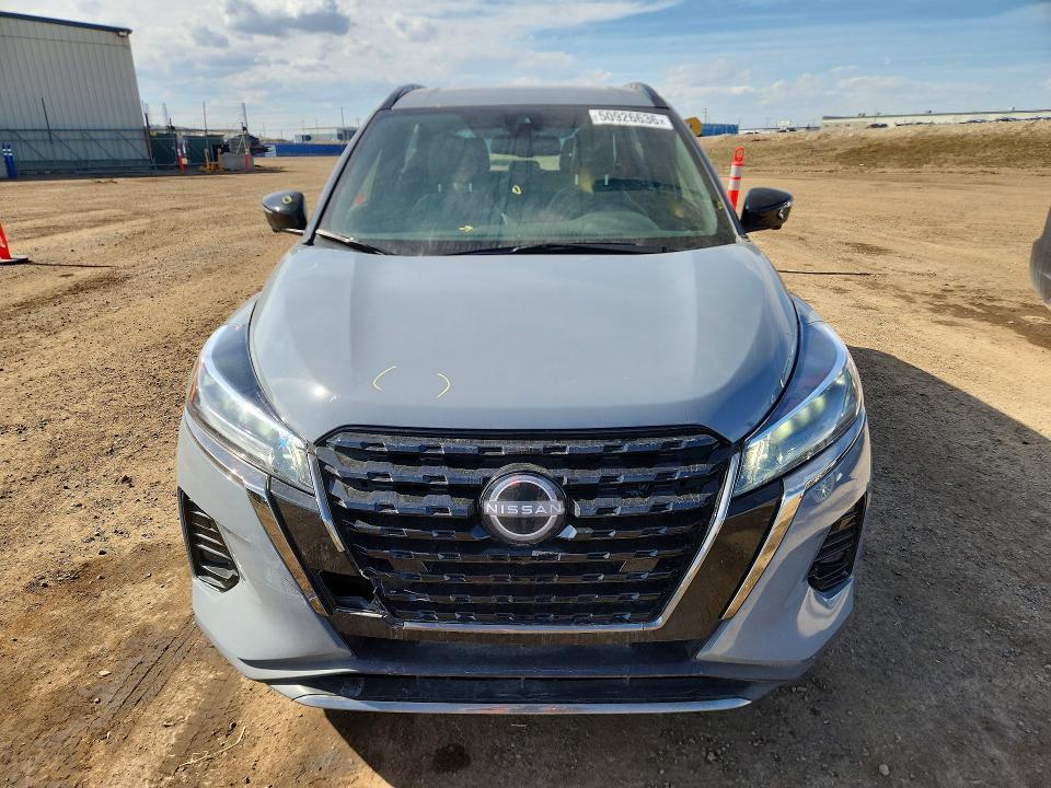 2023 Nissan Kicks sr