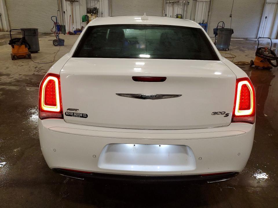 2016 Chrysler 300 s