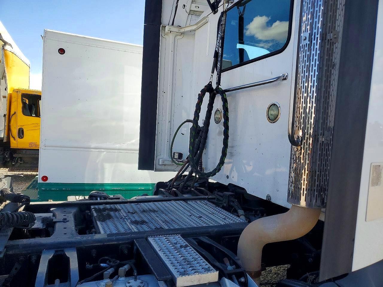 2020 Peterbilt 579 Semi Truck