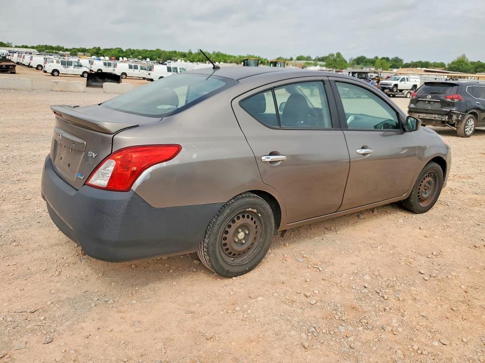 2015 Nissan Versa 1.6 sv