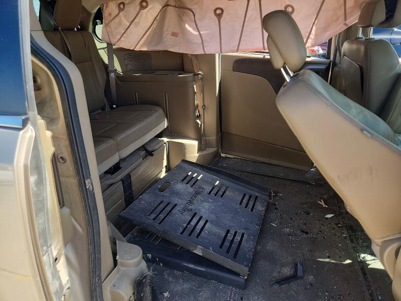 2015 Chrysler Town & Country Touring
