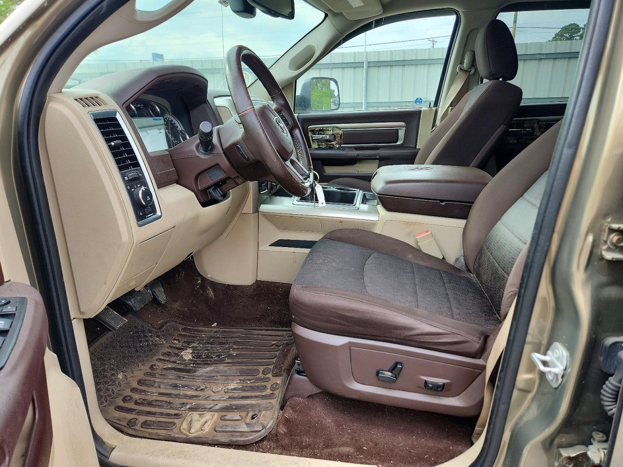 2015 Dodge RAM 1500 SLT
