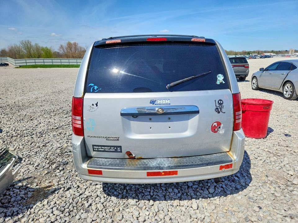 2008 Chrysler Town & Country Touring