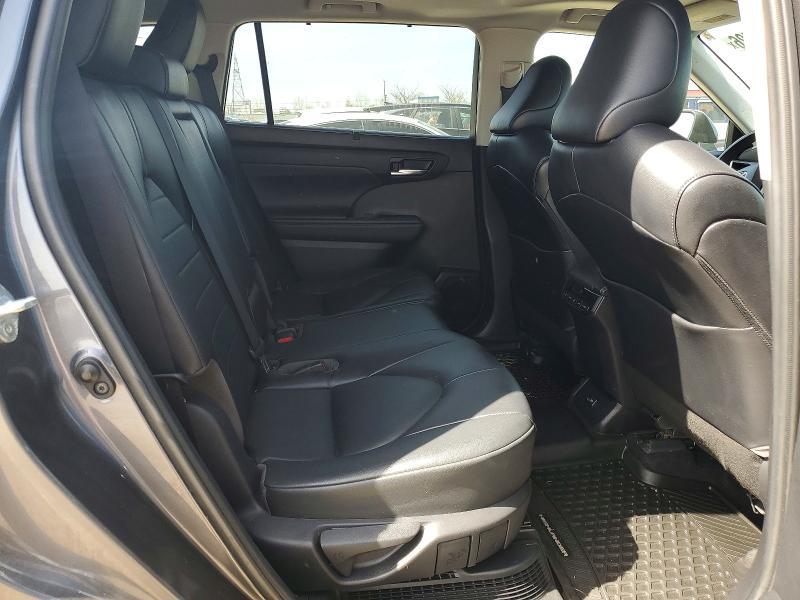 2022 Toyota Highlander Hybrid xle
