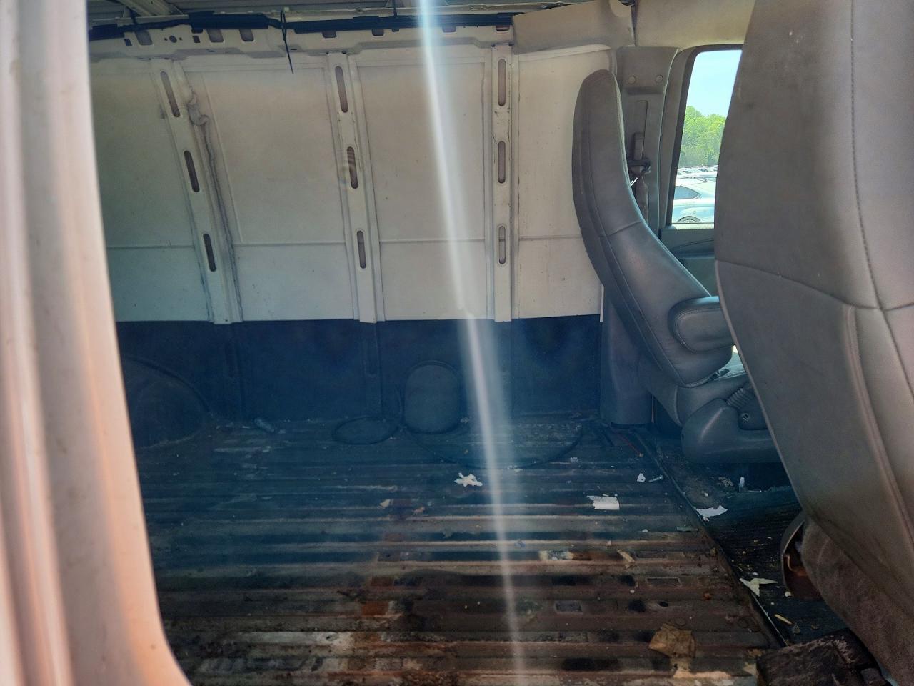 2020 Chevrolet Express G2500 Delivery Van