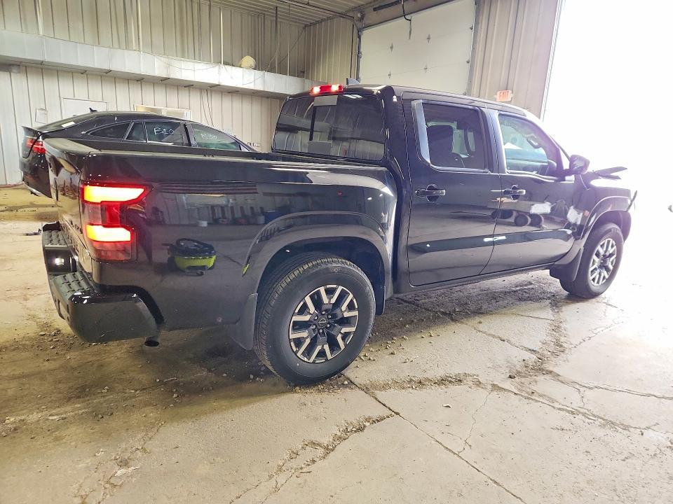 2024 Nissan Frontier SL
