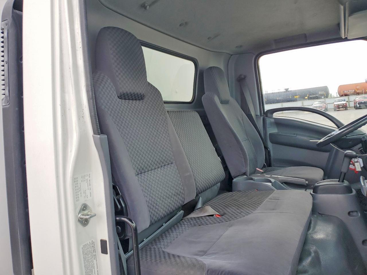 2012 Isuzu NPR-BOX Truck