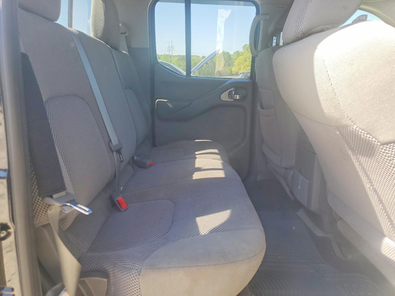 2017 Nissan Frontier SV