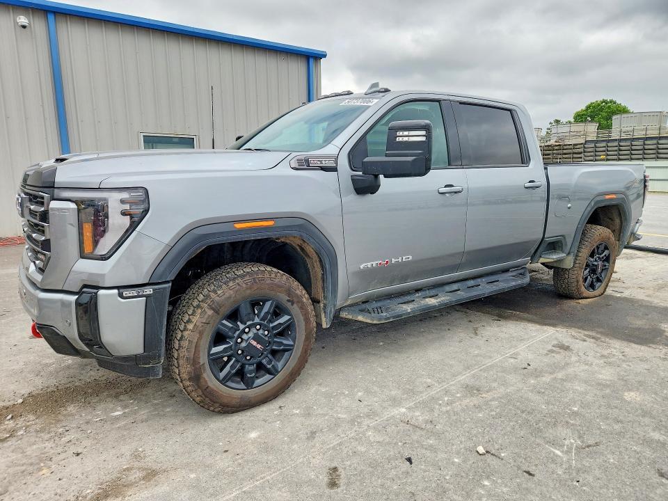2026 GMC Sierra K2500 AT4